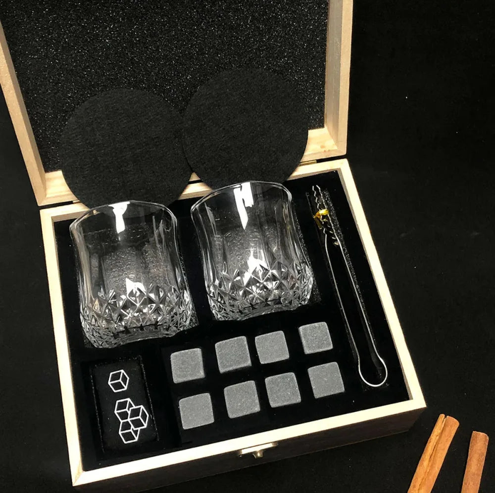 Kit Pedras de Uísque Reutilizáveis com Copos e Pinça