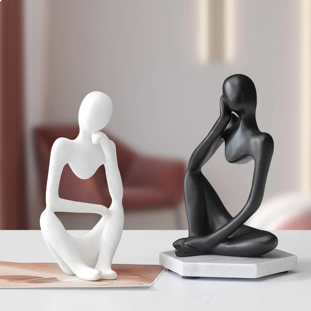 Escultura Figura Sentada